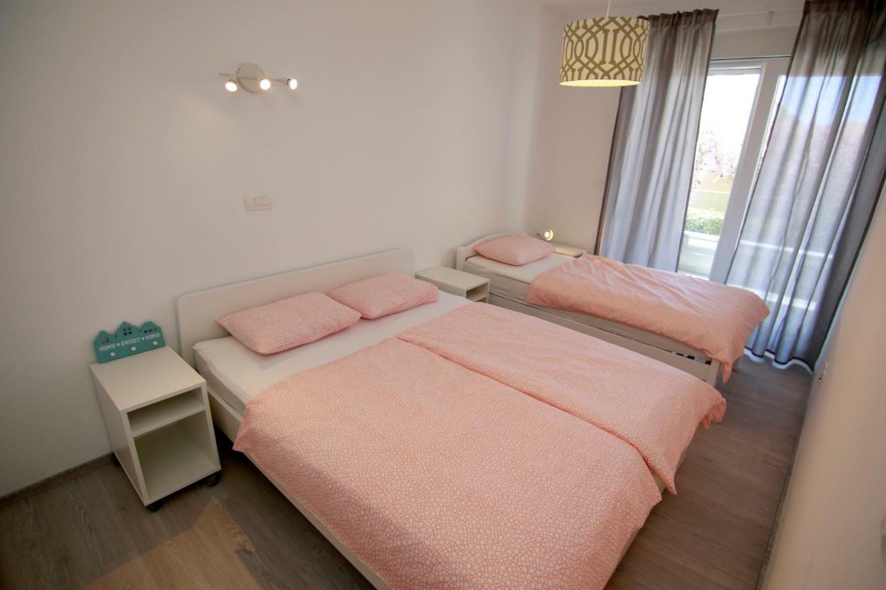 Apartments Luna Novalja Dış mekan fotoğraf