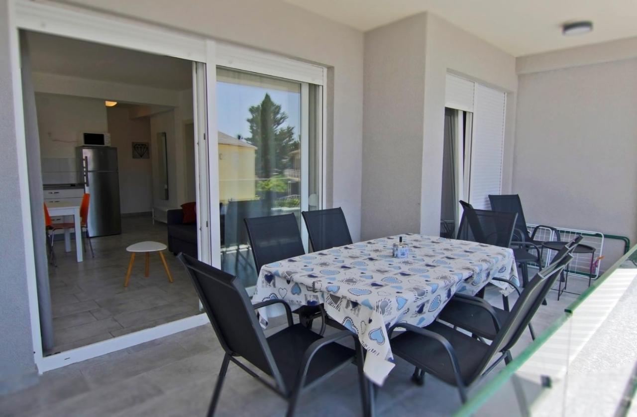 Apartments Luna Novalja Dış mekan fotoğraf
